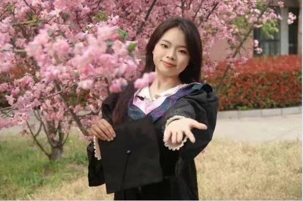 学校党委委员带队慰问暑期在岗人员 现